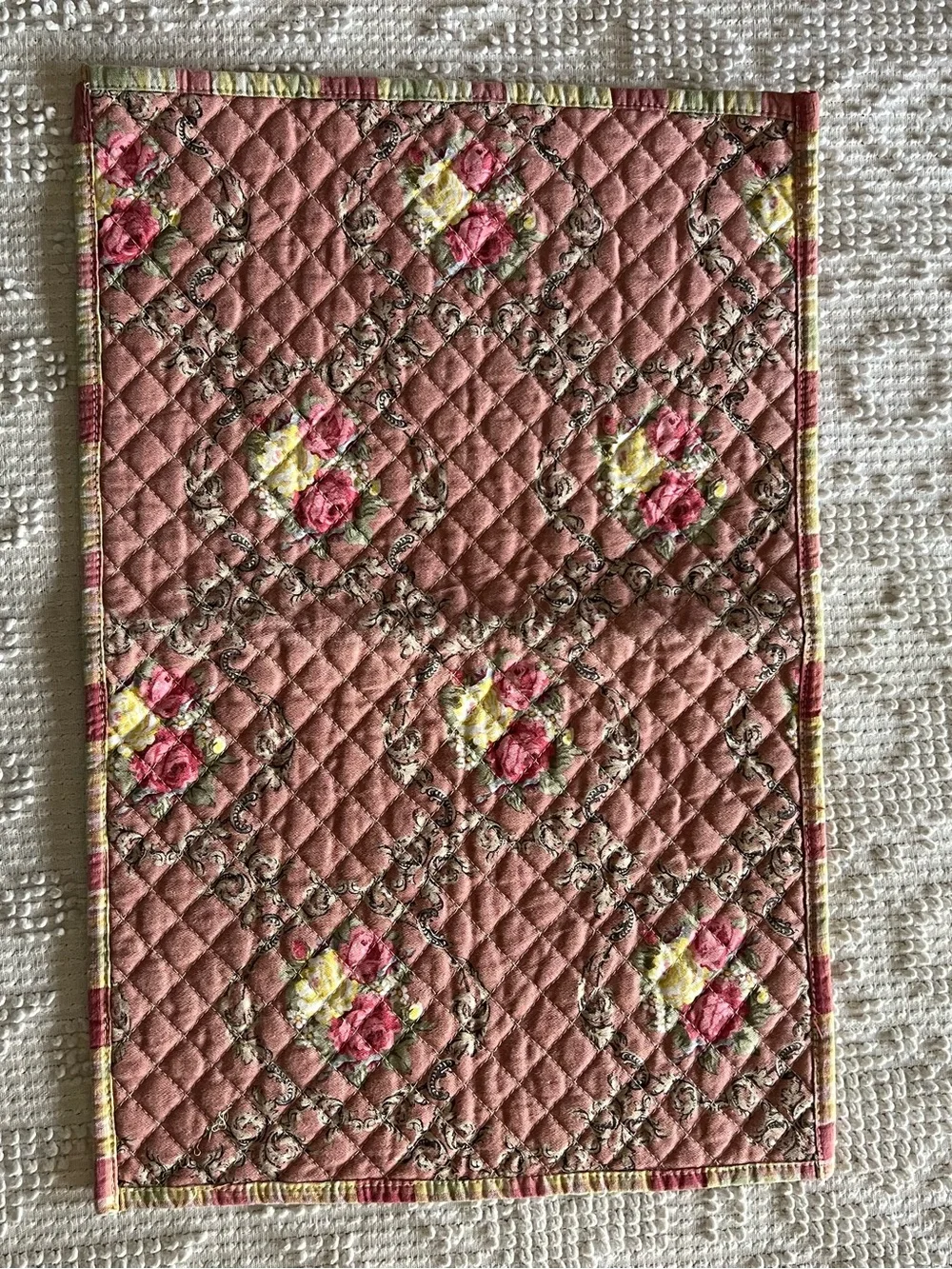 NWOT Cottage Rose Shabby Chic Set of 4 Quilted Floral Pink Placemats